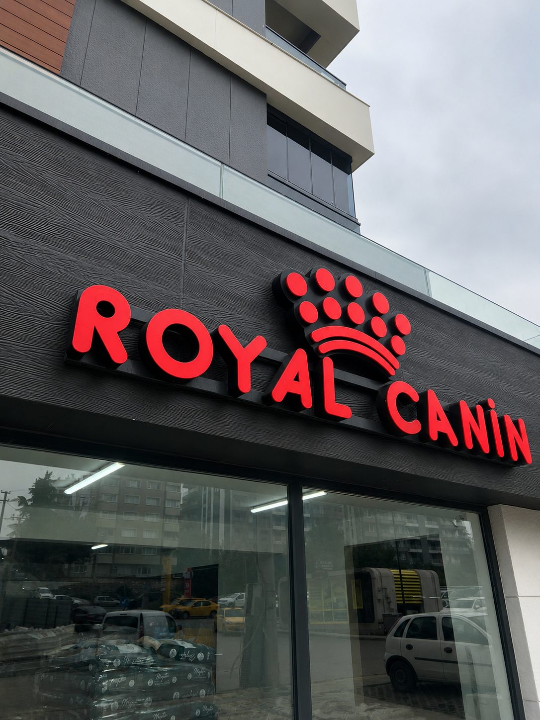 Petpal Plus Mağaza Cephe Uygulamaları