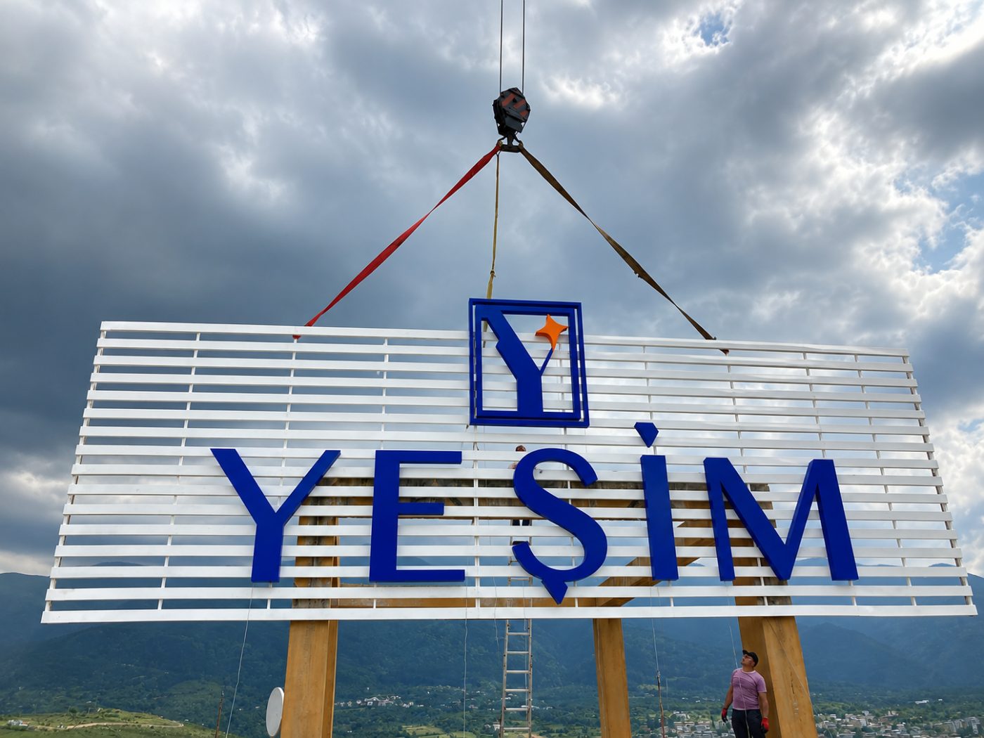 Yeşim Çatı Tabelası